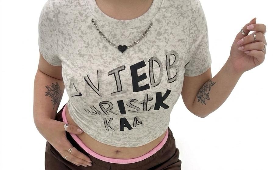 T-Shirt Crop Lettering