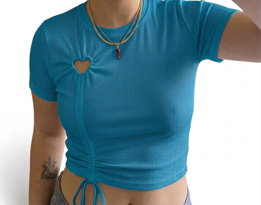 Heart Cut-Out Crop Top in Maglia Costina