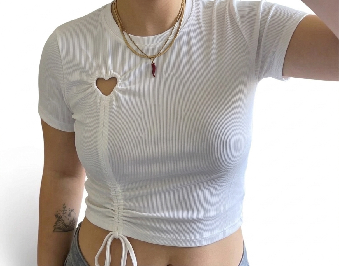 Heart Cut-Out Crop Top in Maglia Costina